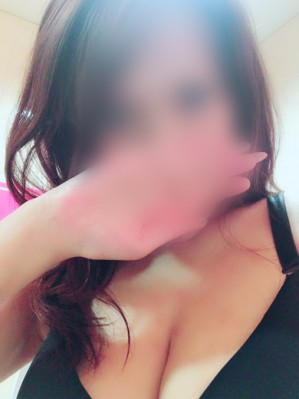 美形ロケットおっぱい